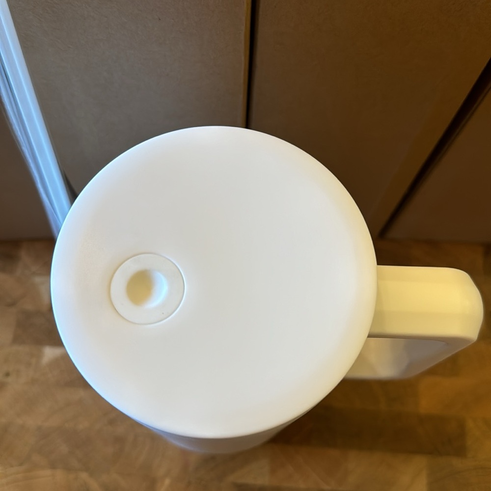 40oz Tumbler w/Handle - Double Wall Insulation - Leak Resistant. - Picture 6 of 11